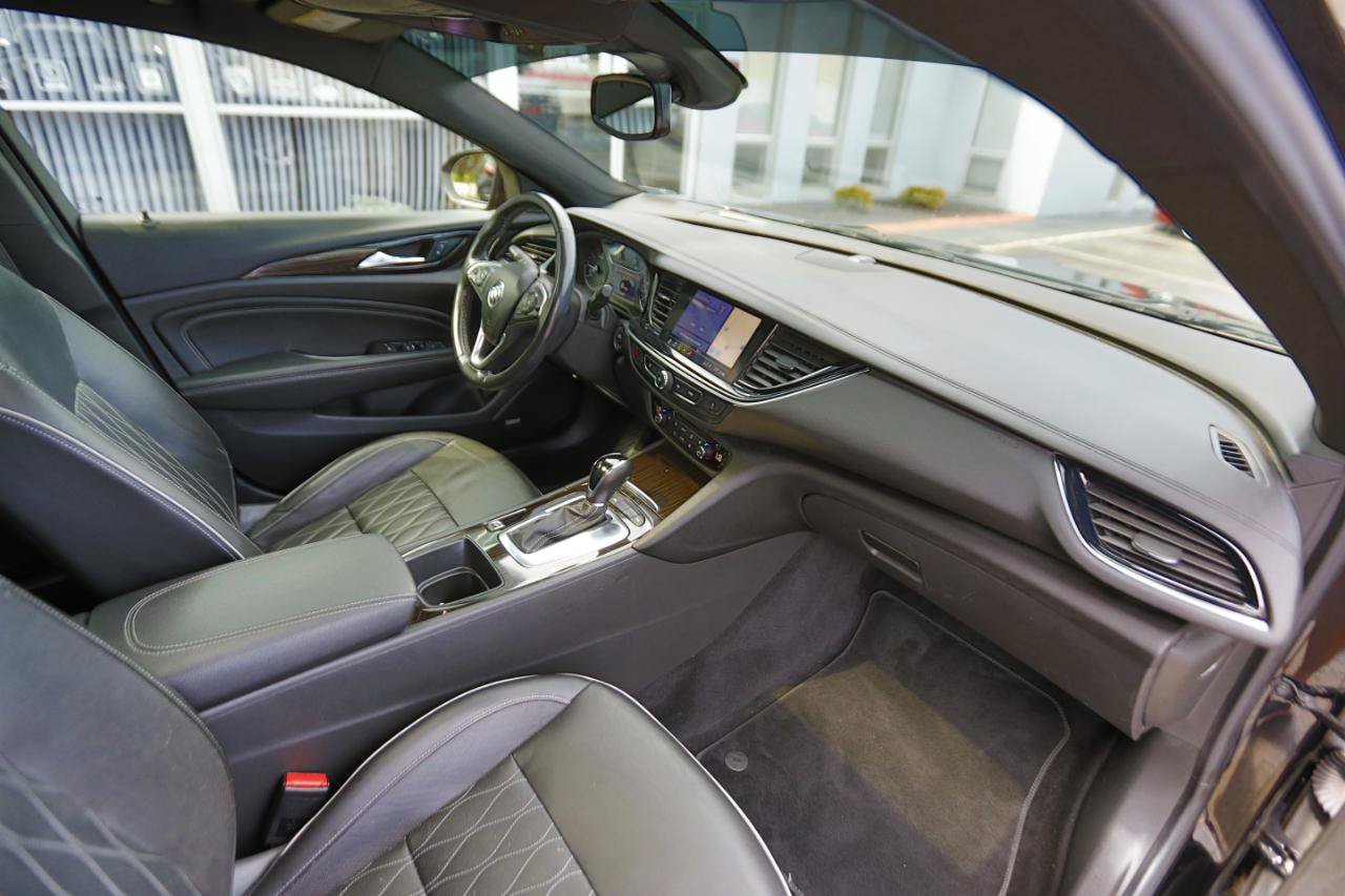 Used 2020 Buick Regal Avenir w/ Driver Confidence Package II FWD image 18