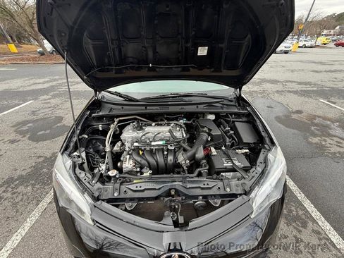 Used 2018 Toyota Corolla LE image 14
