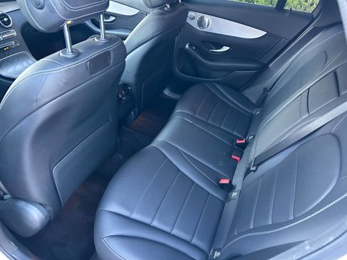 Used 2019 Mercedes-Benz GLC 300 4MATIC w/ Multimedia Package image 31