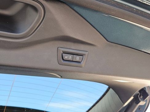 Certified 2025 BMW X7 xDrive40i image 7