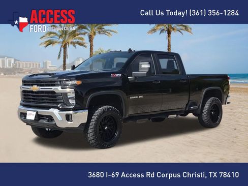 Used 2024 Chevrolet Silverado 2500 LT AWD/4WD image 4