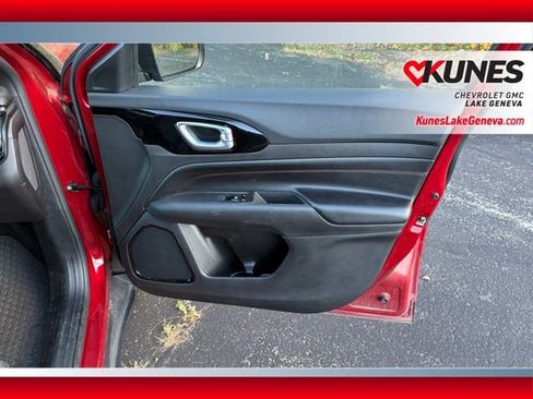 Used 2025 Jeep Compass Trailhawk image 21