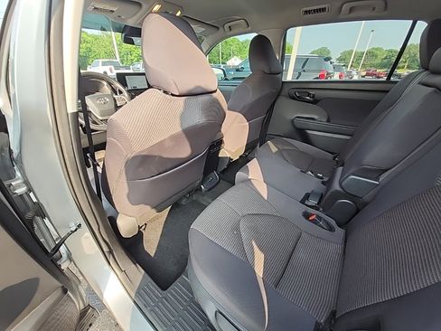 Used 2024 Toyota Highlander LE image 15