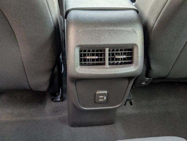 Used 2022 Chevrolet Equinox LS FWD image 19