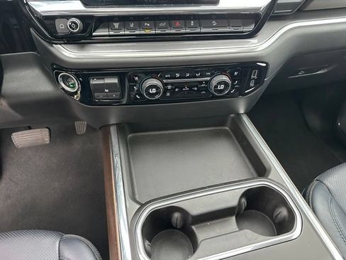 Used 2024 Chevrolet Silverado 2500 High Country w/ High Country Premium Package AWD/4WD image 45