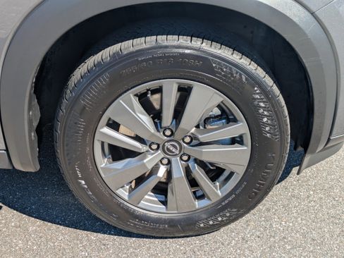 Certified 2025 Nissan Pathfinder SV image 11