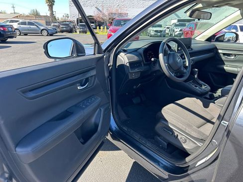 Used 2025 Honda CR-V EX image 9