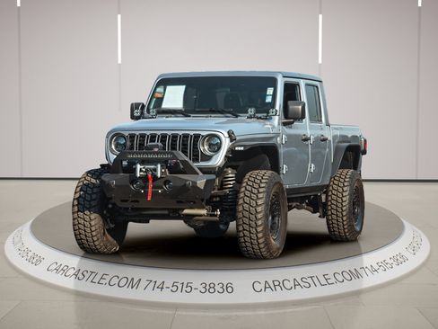 Used 2020 Jeep Gladiator Sport w/ Quick Order Package 24S image 4