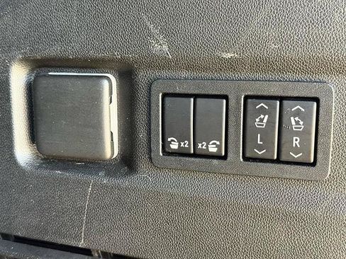 Used 2021 Chevrolet Tahoe Premier RWD image 11