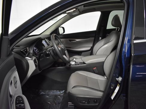 Certified 2023 INFINITI QX50 Luxe image 11