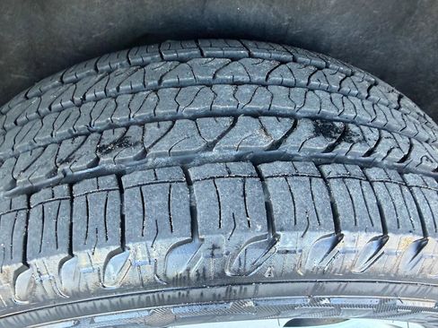 Used 2014 Jeep Grand Cherokee Overland AWD/4WD image 9