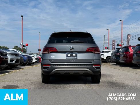 Used 2024 Volkswagen Taos SE FWD image 5