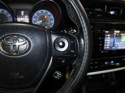 Used 2017 Toyota Corolla iM FWD image 18