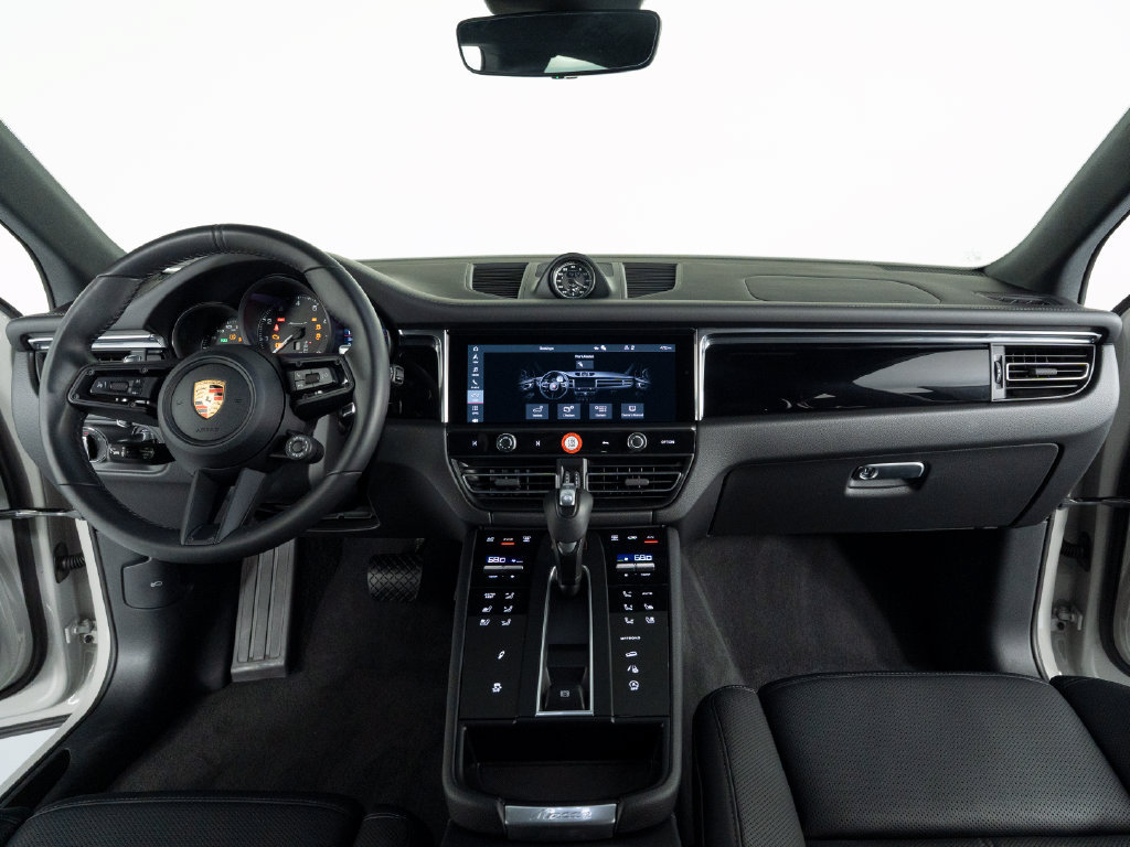 Certified 2026 Porsche Macan Turbo AWD/4WD image 41