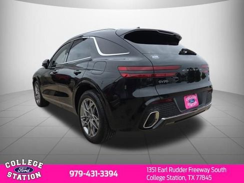 Used 2025 Genesis GV70 2.5T w/ Select Package AWD/4WD image 3