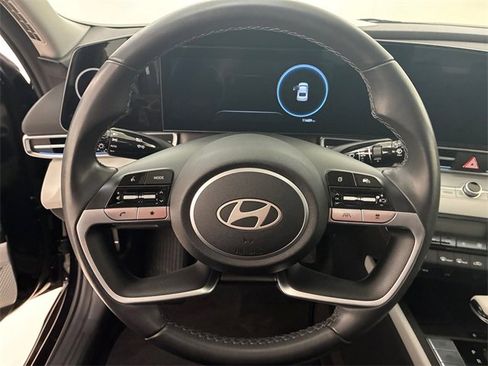Used 2024 Hyundai Elantra Limited image 22