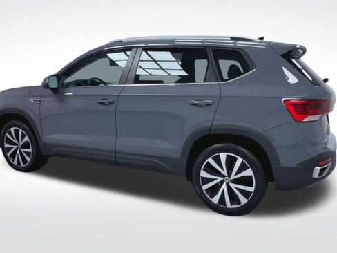 Used 2022 Volkswagen Taos SE w/ Driver Assistance Package AWD/4WD image 22