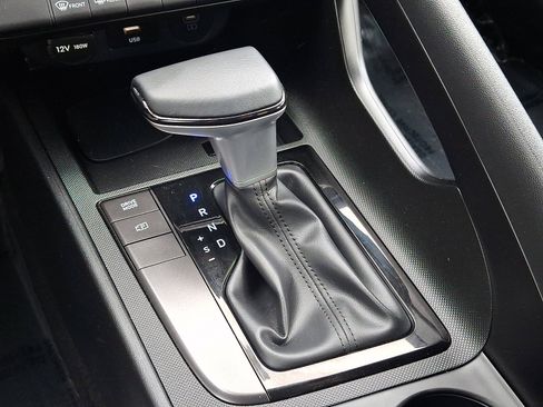 Certified 2025 Hyundai Elantra Sport FWD image 14