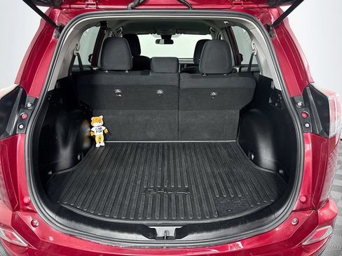 Used 2018 Toyota RAV4 LE w/ All Weather Liner Package FWD image 23