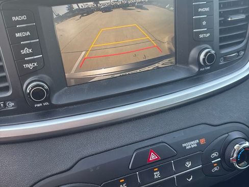Used 2019 Kia Sorento L FWD image 18