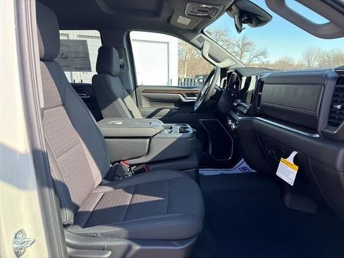 New 2026 GMC Sierra 1500 SLE w/ X31 Off-Road Package image 15