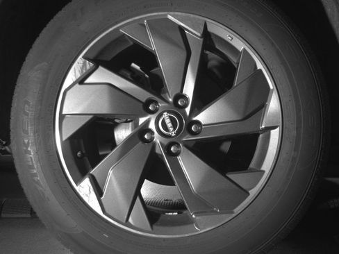 Used 2025 Nissan Rogue SV image 15