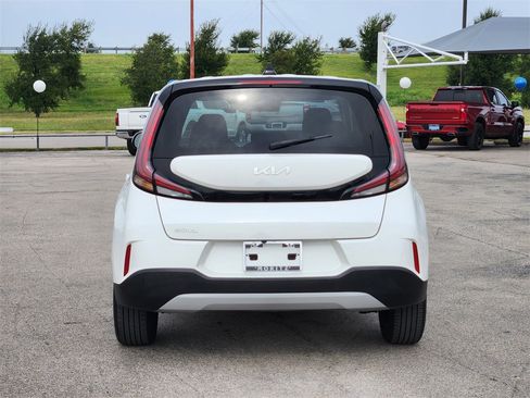 Certified 2023 Kia Soul LX image 6