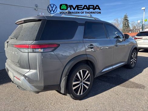 Used 2023 Nissan Pathfinder Platinum image 6