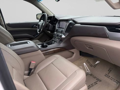 Used 2018 Chevrolet Suburban LT RWD image 36