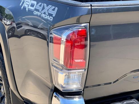 Used 2021 Toyota Tacoma TRD Off-Road AWD/4WD image 28