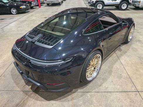Used 2025 Porsche 911 GTS image 17