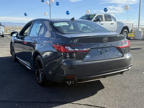 Used 2025 Toyota Camry SE image 7