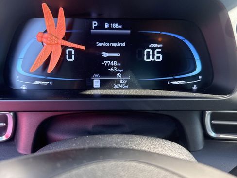 Used 2024 Hyundai Elantra SE image 2