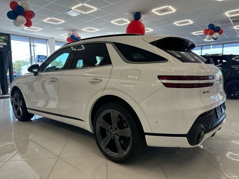 Used 2022 Genesis GV70 2.5T w/ Sport Prestige Package image 10