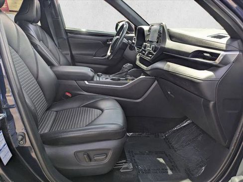 Used 2021 Toyota Highlander XSE AWD/4WD image 22