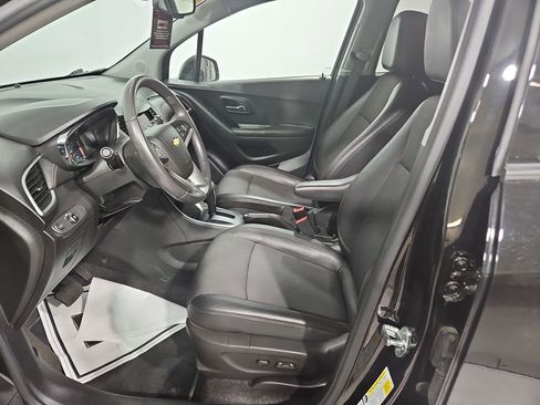 Used 2022 Chevrolet Trax LT w/ Driver Confidence Package AWD/4WD image 10