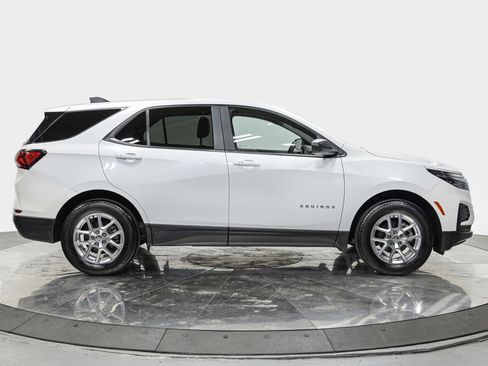 Used 2023 Chevrolet Equinox LS w/ LS Convenience Package image 10