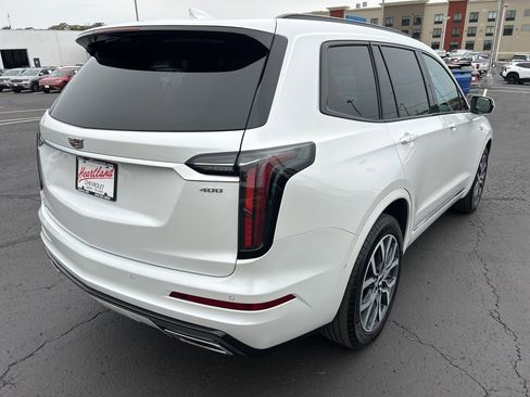 Used 2024 Cadillac XT6 Sport w/ Platinum Package image 10