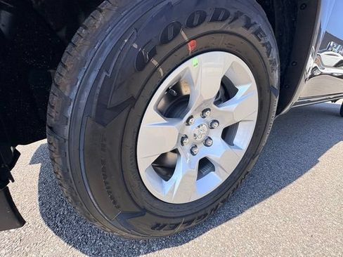New 2026 RAM 1500 Big Horn AWD/4WD image 14