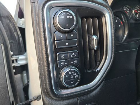 Used 2020 Chevrolet Silverado 2500 LT w/ Texas Edition image 11