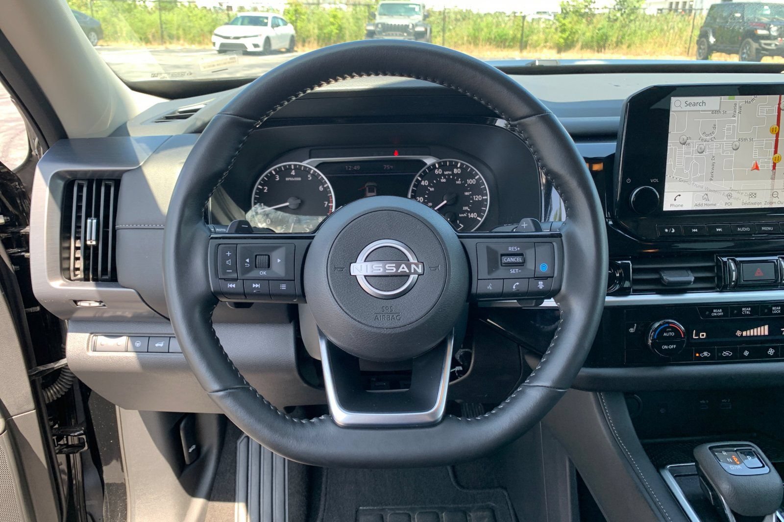 Used 2025 Nissan Pathfinder SL AWD/4WD image 30
