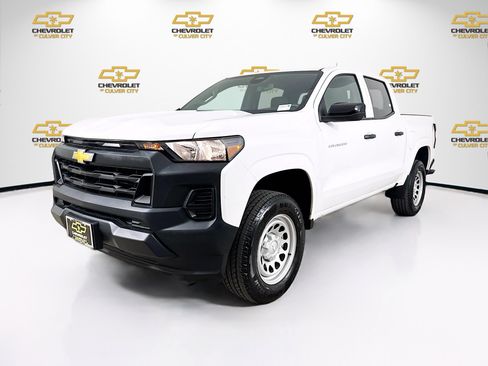 Used 2024 Chevrolet Colorado W/T w/ WT Convenience Package II RWD image 3
