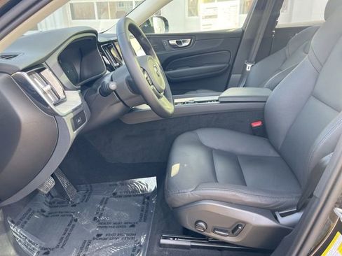 Certified 2025 Volvo XC60 B5 Plus AWD/4WD image 28