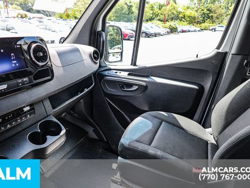 Used 2025 Mercedes-Benz Sprinter 2500 image 43