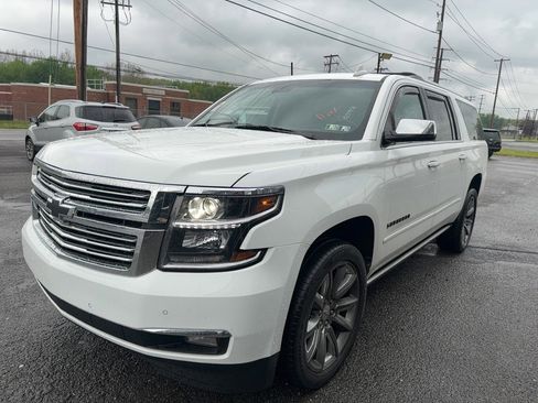 Used 2018 Chevrolet Suburban Premier AWD/4WD image 1
