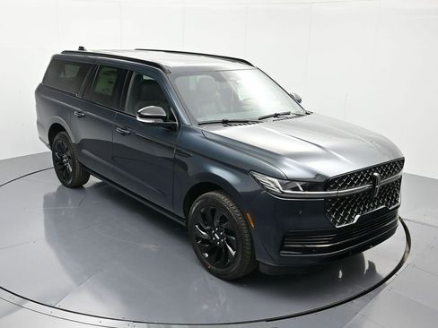 New 2026 Lincoln Navigator L Reserve w/ Jet Appearance Package AWD/4WD image 31