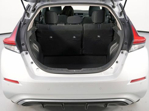 Used 2025 Nissan Leaf S image 9