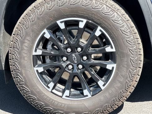 Used 2025 Chevrolet Traverse Z71 image 47