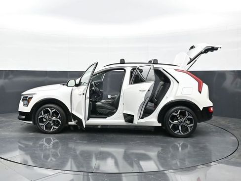 Used 2023 Kia Niro EX Touring FWD image 46