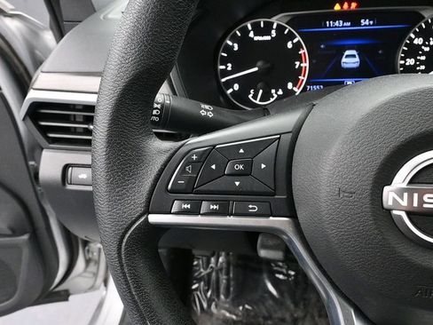 Used 2023 Nissan Altima 2.5 SV FWD image 28